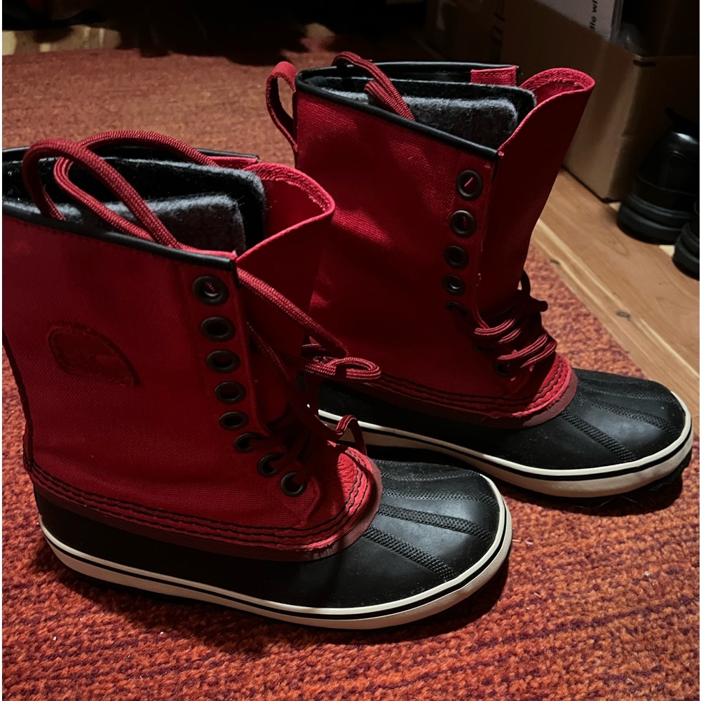 Sorel candy apple snow boots brand new